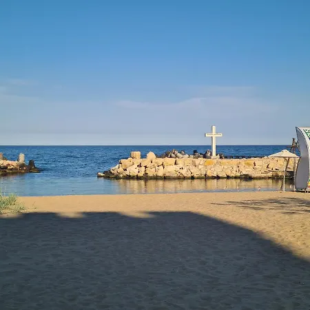 One 112 аll-season в св св константин и елена アパート *